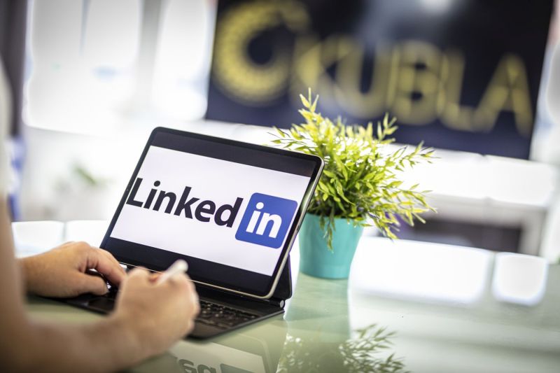 Kenelle Linkedin-mainonta sopii?